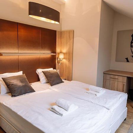 Vadvirag Panzio Hotel Agfalva Luaran gambar