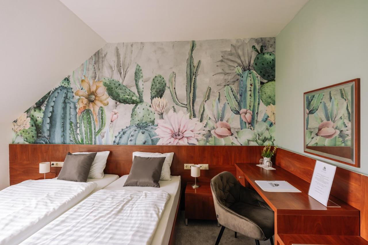 Vadvirag Panzio Hotel Agfalva Luaran gambar