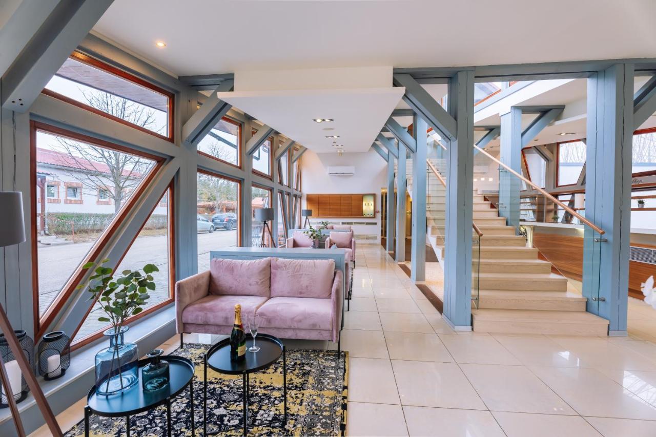 Vadvirag Panzio Hotel Agfalva Luaran gambar