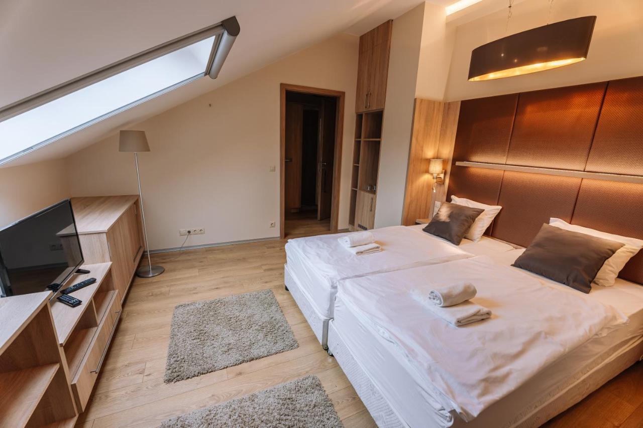 Vadvirag Panzio Hotel Agfalva Luaran gambar