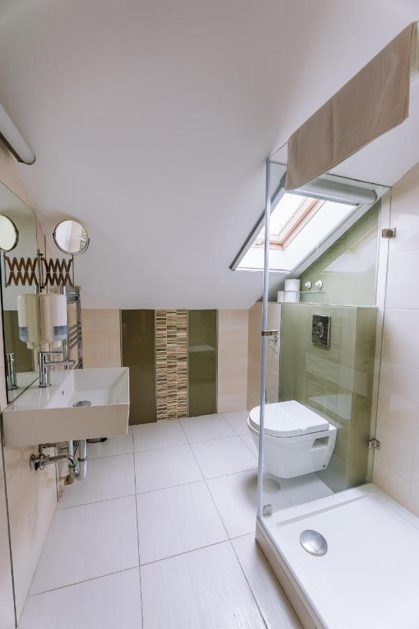 Vadvirag Panzio Hotel Agfalva Luaran gambar