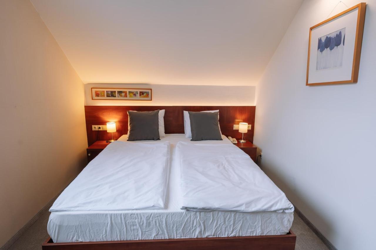 Vadvirag Panzio Hotel Agfalva Luaran gambar