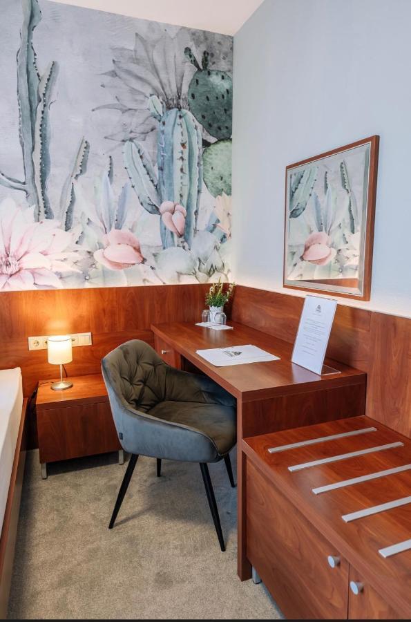 Vadvirag Panzio Hotel Agfalva Luaran gambar